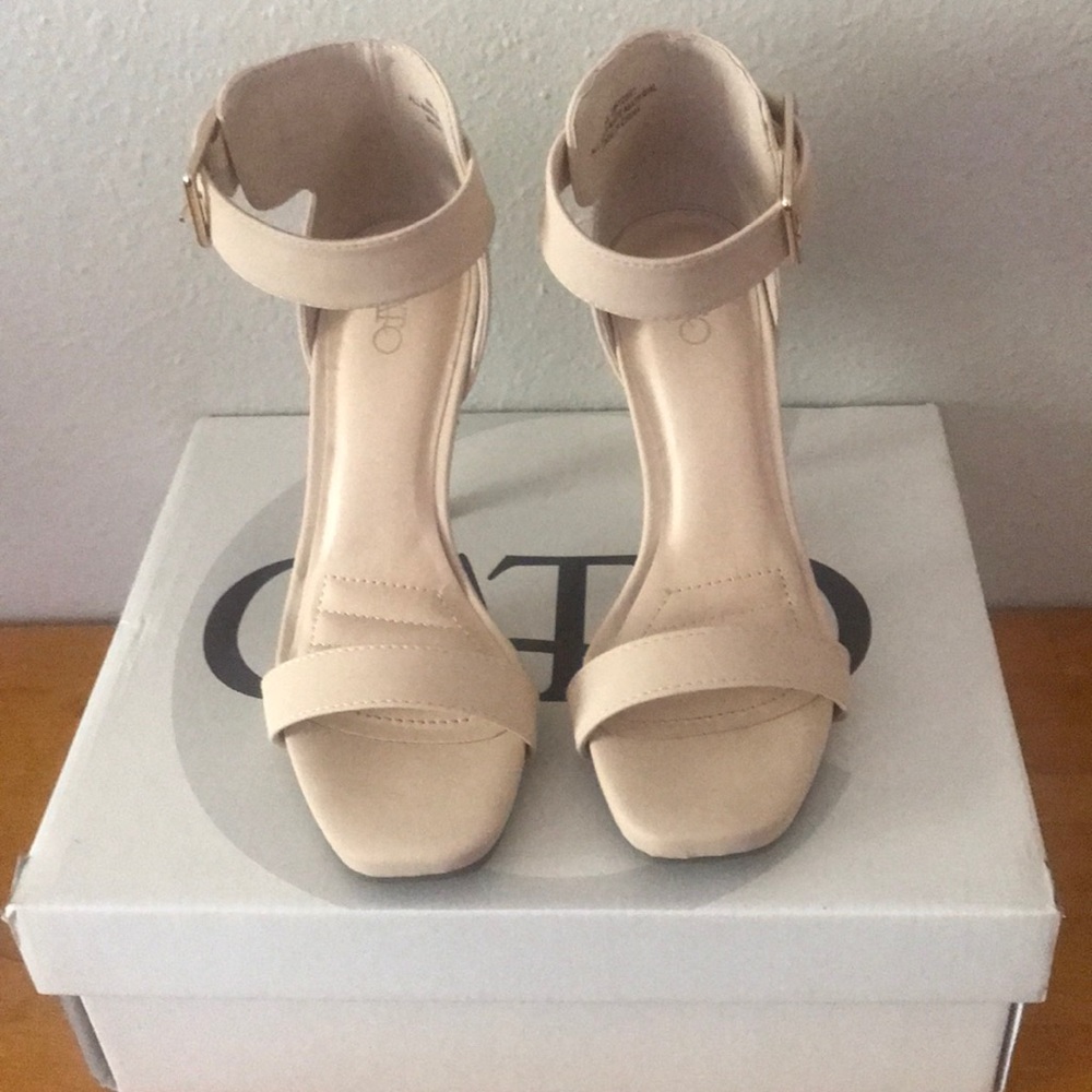 Brand New Tan Heels